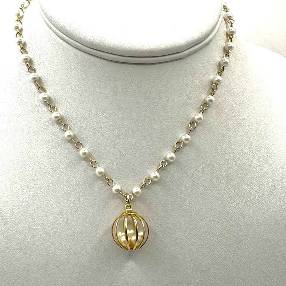 Celebrity vintage  Faux pearl pendant choker necklace